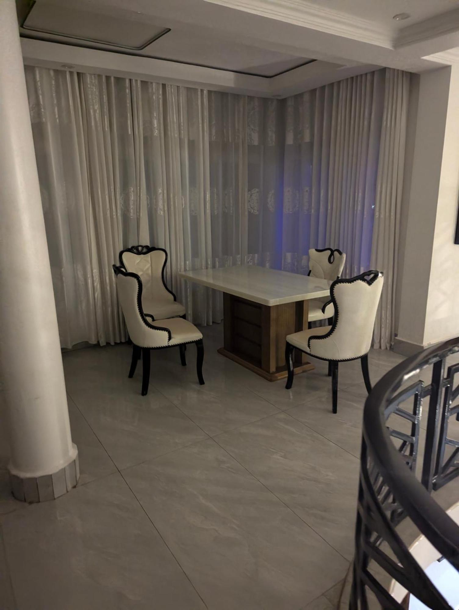 Be Inn Hotel Кігалі Екстер'єр фото